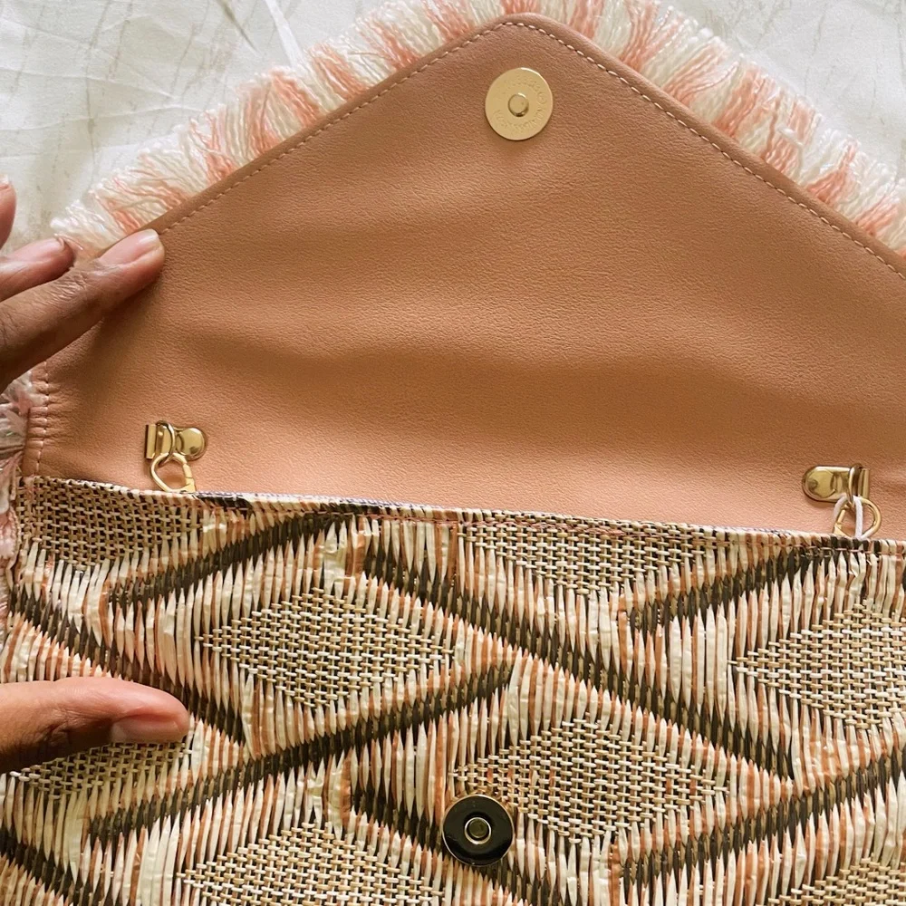 Urban Expressions clutch - Picture 6 of 6